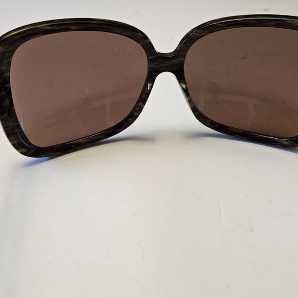 Luxurious Dolce & Gabbana Tortoiseshell Oversized Sunglasses - Italy 🕶️ - Picture 15 of 16